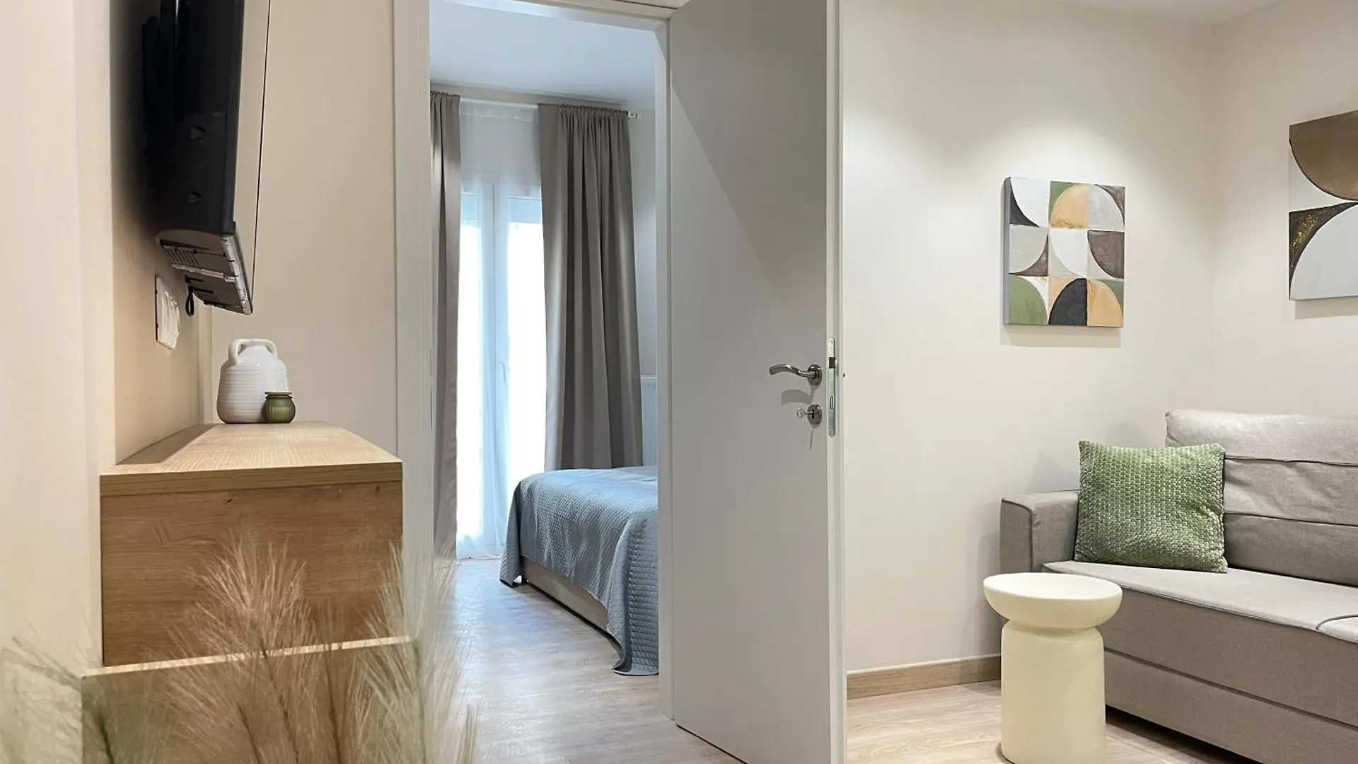 Aura Modern Home Thessaloniki 0*,